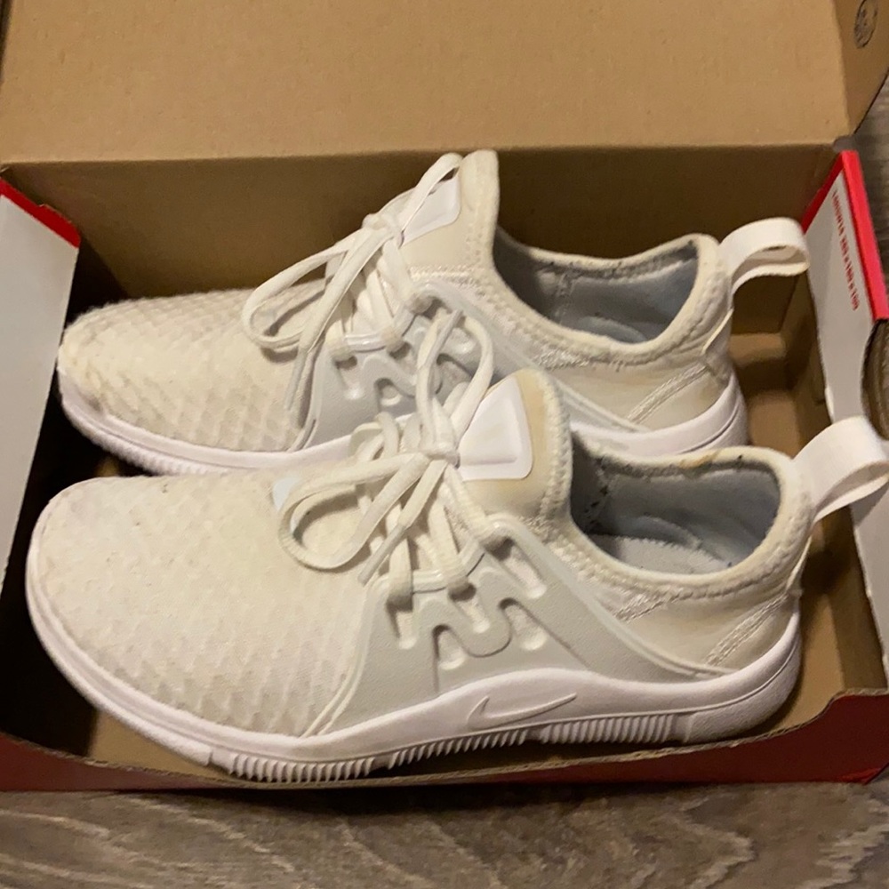 Used Nike sneakers / shoes